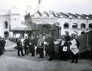 Zeitungsverkäufer in St. Petersburg, 1913